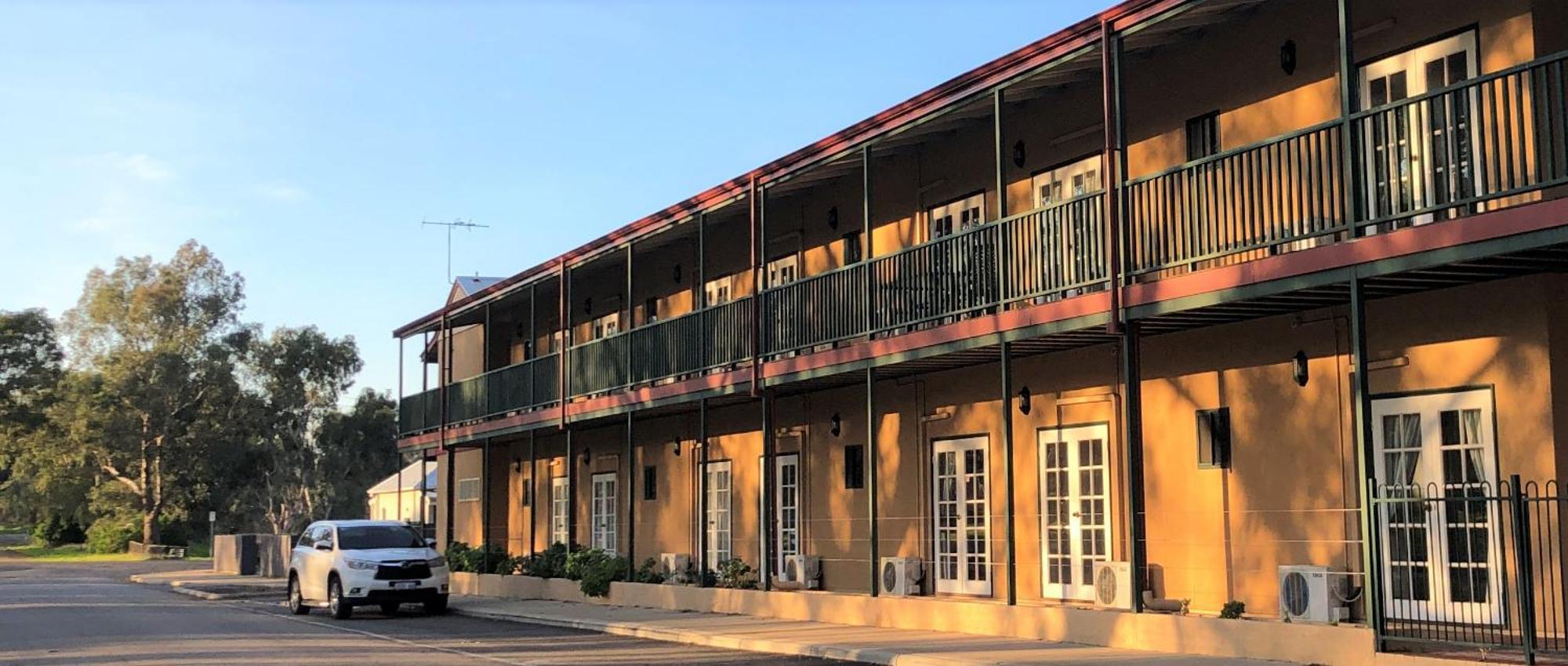 Settlers Hotel Йорк Екстер'єр фото