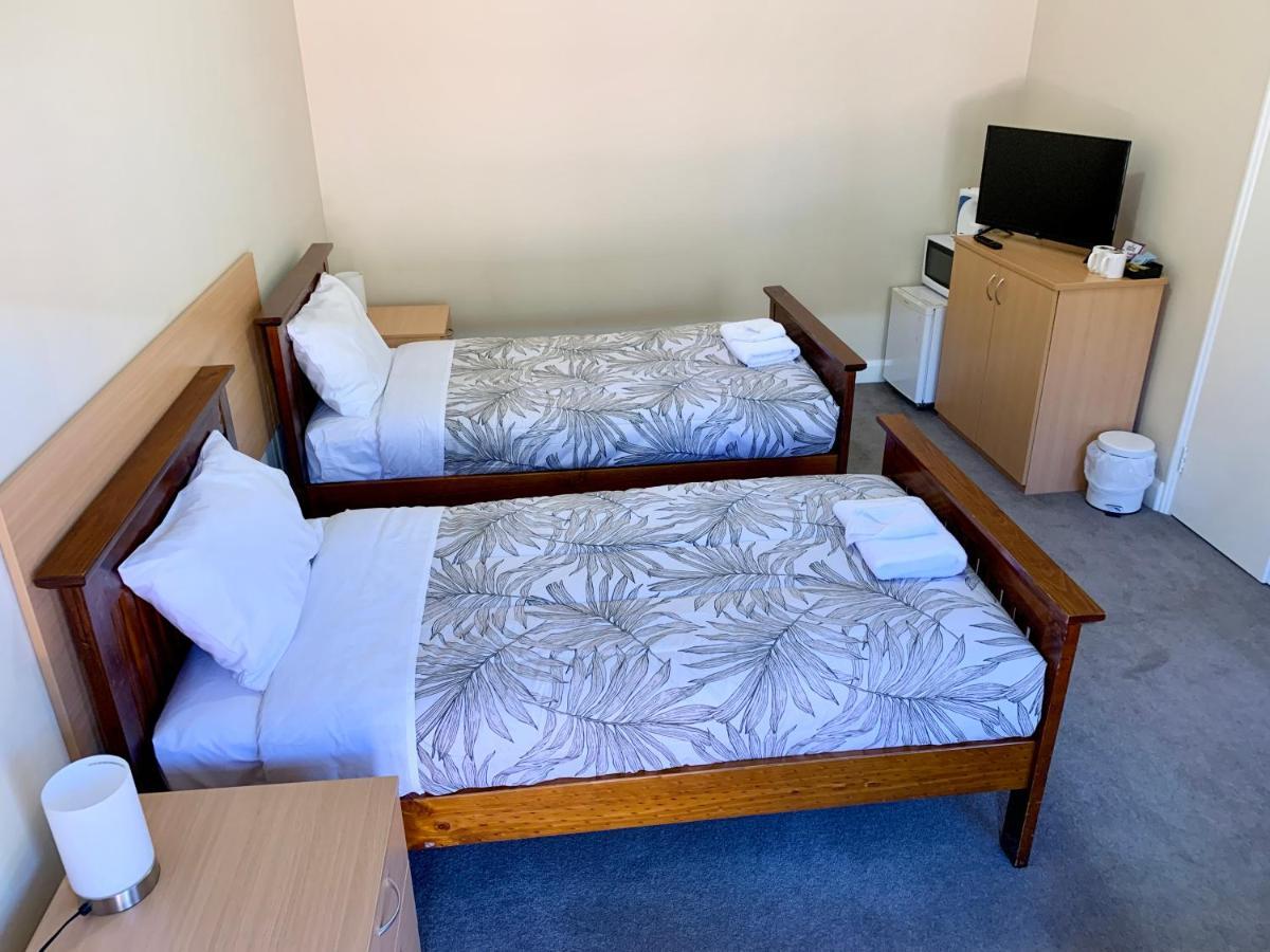 Settlers Hotel Йорк Екстер'єр фото