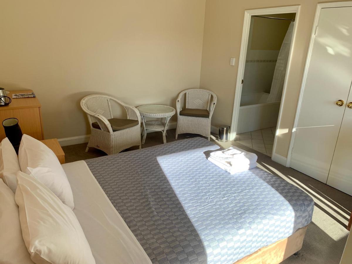 Settlers Hotel Йорк Екстер'єр фото