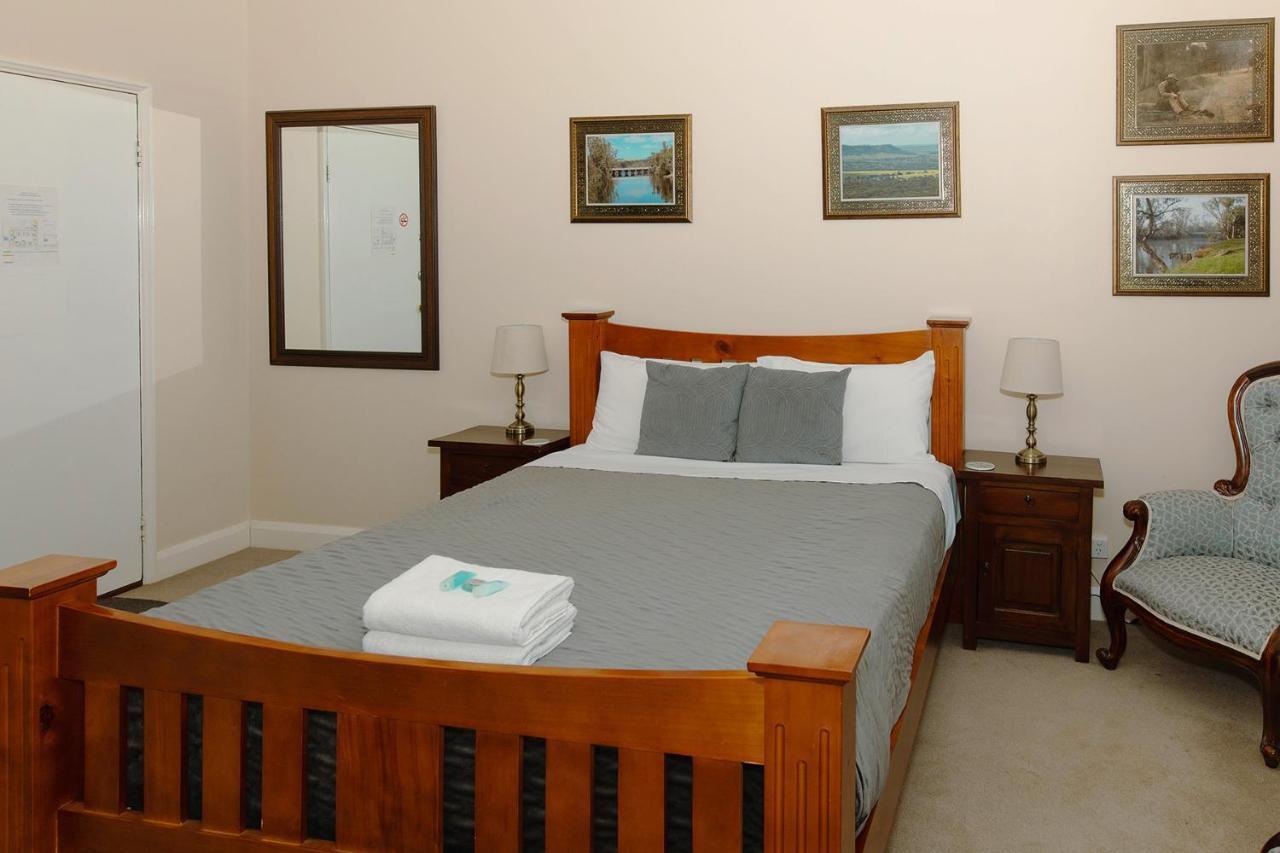 Settlers Hotel Йорк Екстер'єр фото