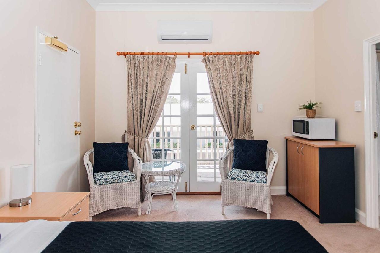 Settlers Hotel Йорк Екстер'єр фото